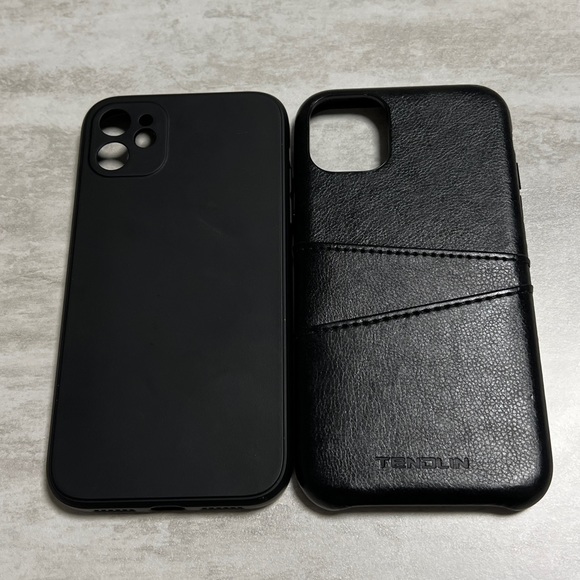 Set of iPhone 11 black phone cases preloved - Picture 3 of 4